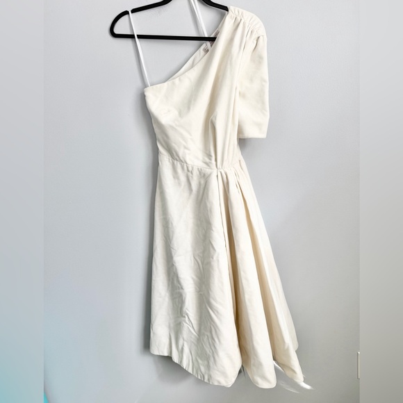 Emilia Wickstead Dresses & Skirts - Emilia Wickstead Size US 2 • Ivory Velvet One Shoulder Gown Dress.